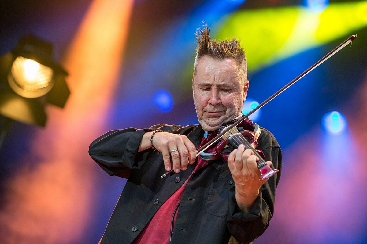 Nigel Kennedy26